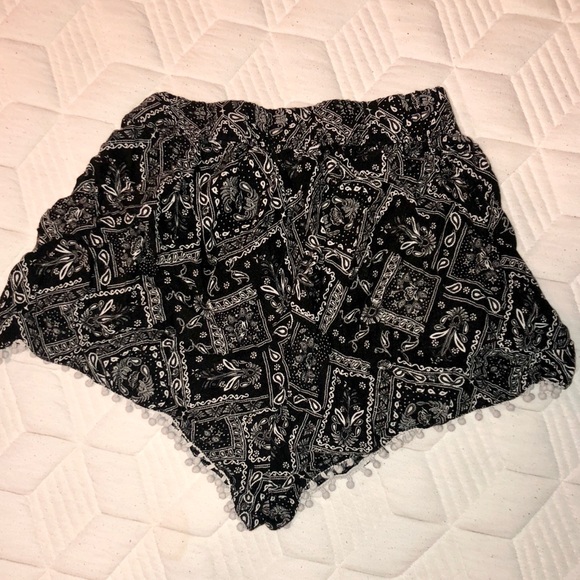Tribal Print Cute Shorts - Picture 5 of 7